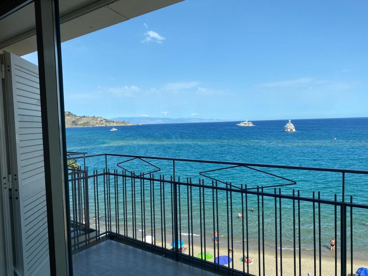 La Mansarda Apartment Giardini Naxos Exterior photo