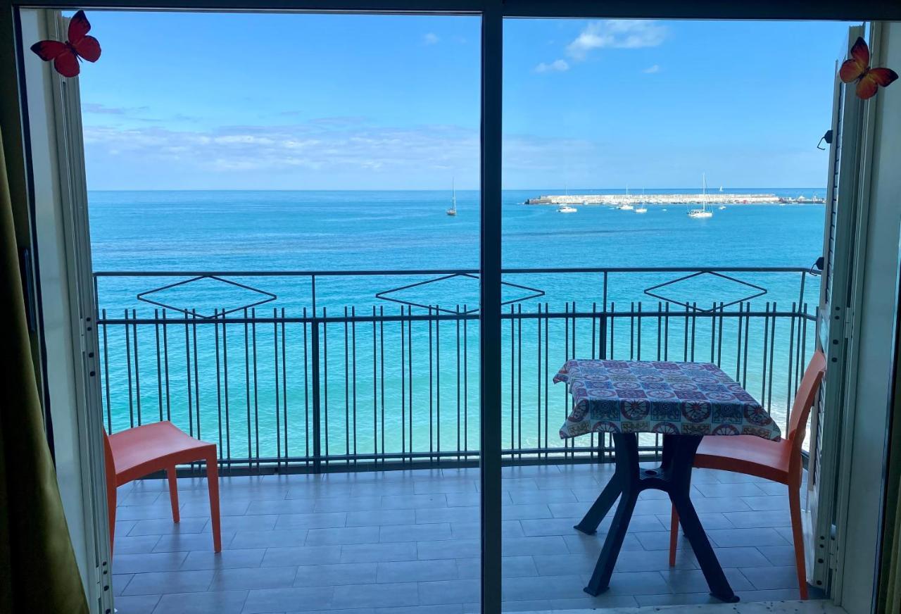 La Mansarda Apartment Giardini Naxos Exterior photo