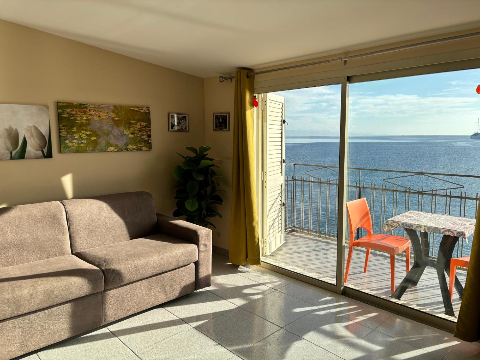La Mansarda Apartment Giardini Naxos Exterior photo